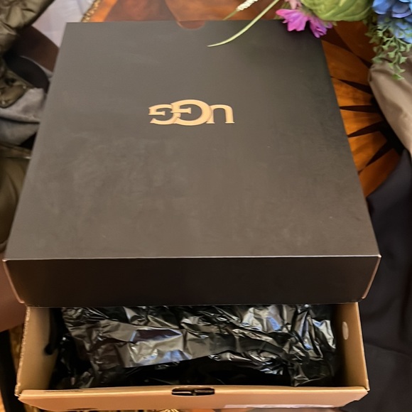 New water resistant UGGs for men - Picture 5 of 5